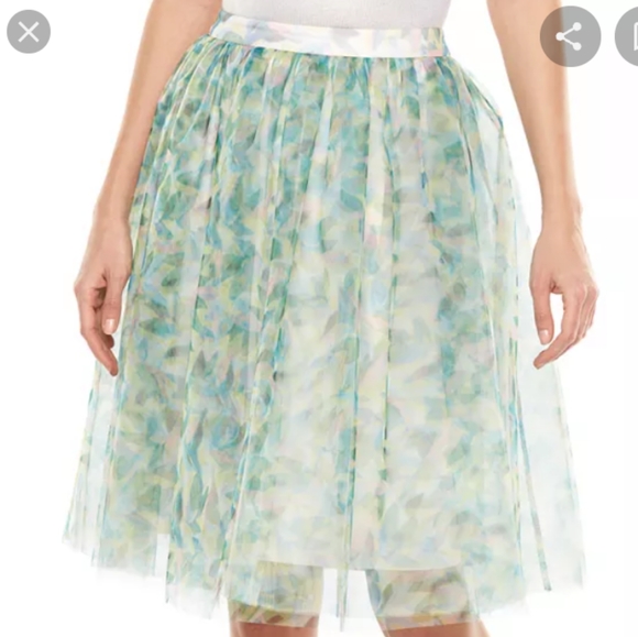LC conrad Disney Skirt - Picture 3 of 3